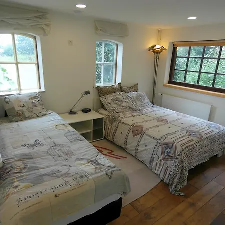 Bed & Breakfast Art,